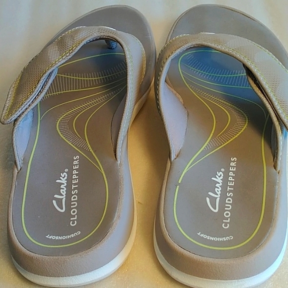 Clarks Cloudsteppers gray sandals size 7M - Picture 6 of 8